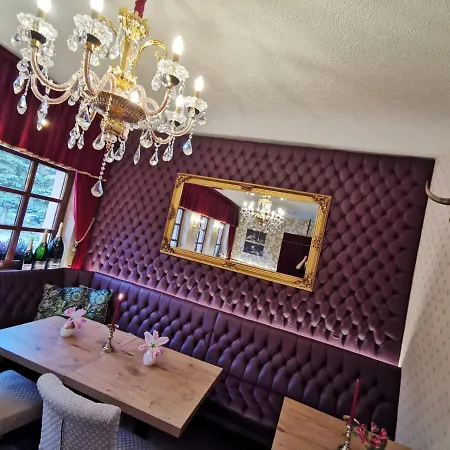 Riverdam Boutique 3*