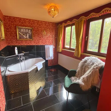 Riverdam Boutique 일메나우