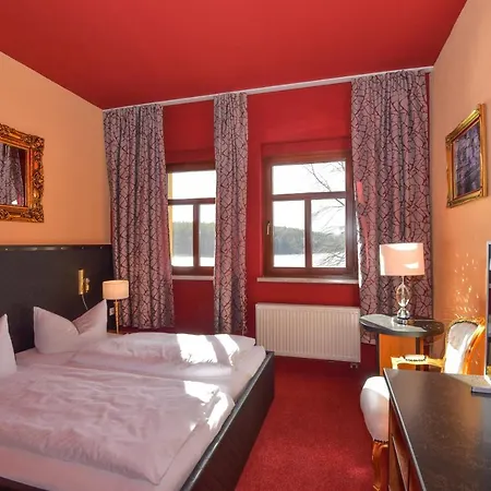 Riverdam Boutique 호텔 일메나우