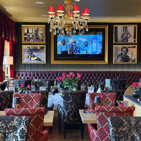 Riverdam Boutique 3*